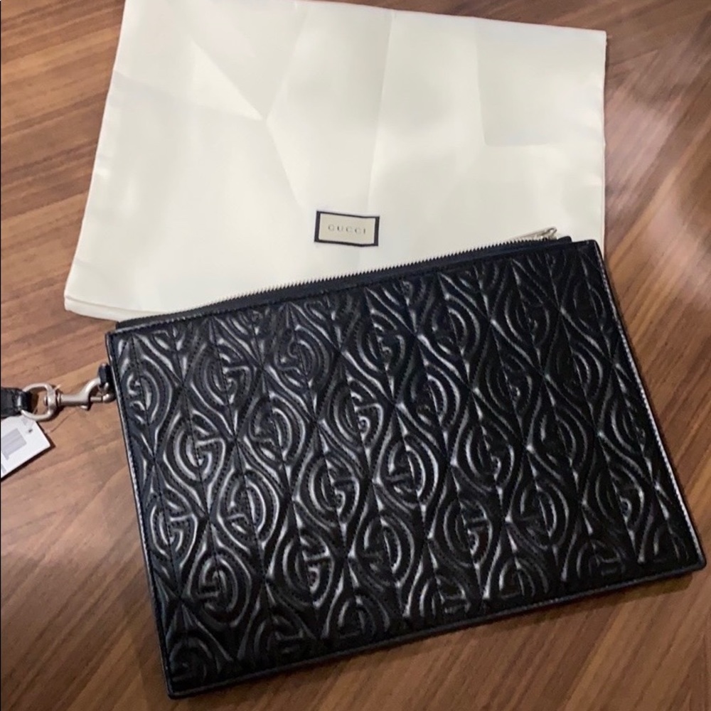 GUCCI GG QUILTED LEATHER POUCH